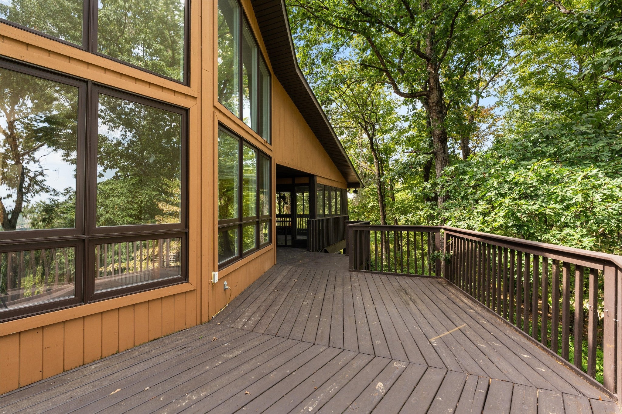 114 Forrest Valley Ct