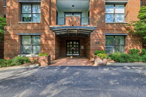 4040 Woodlawn Dr 30 Nashville TN 37205