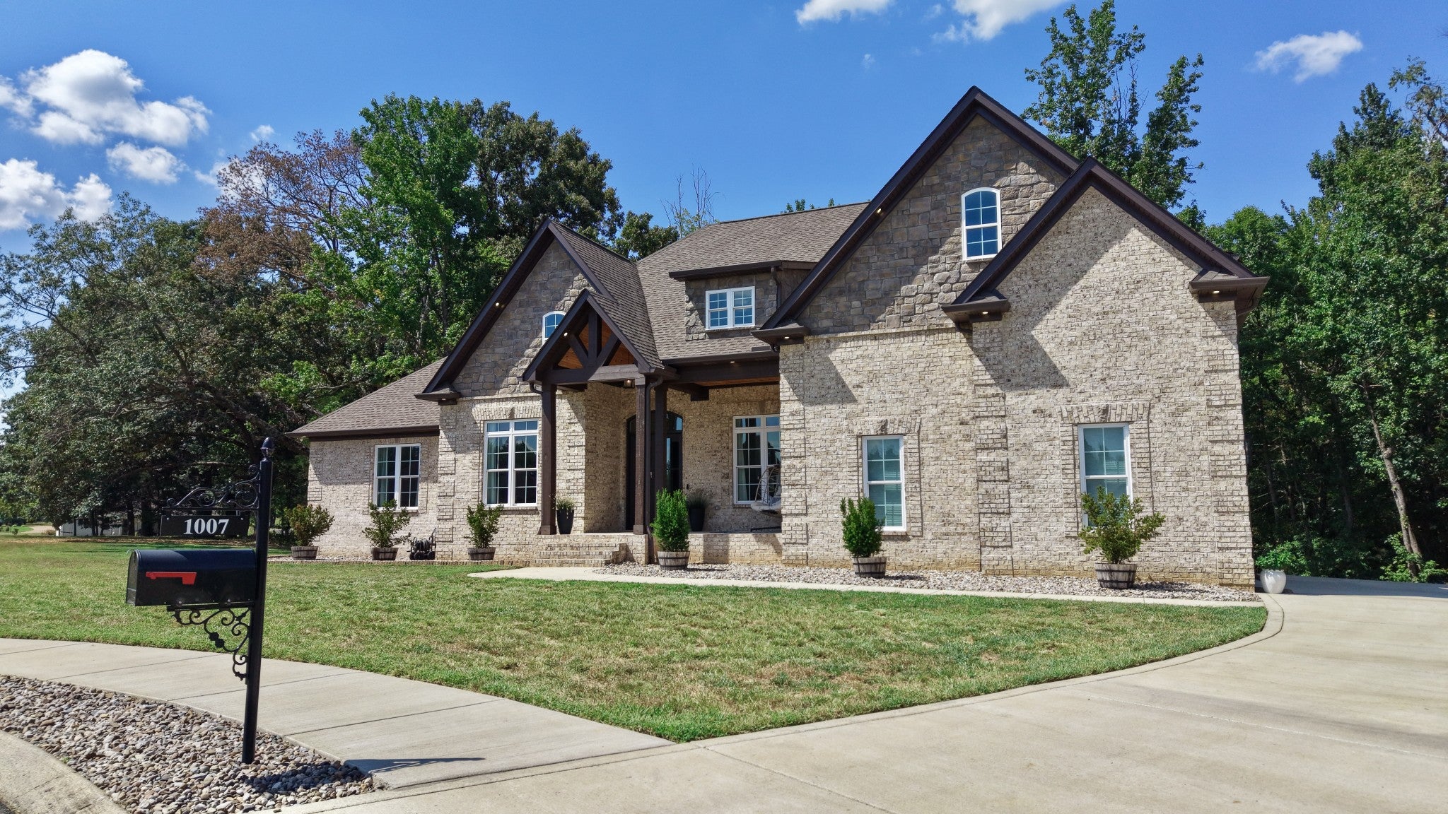 1007 Songbird Ln - Photo 3