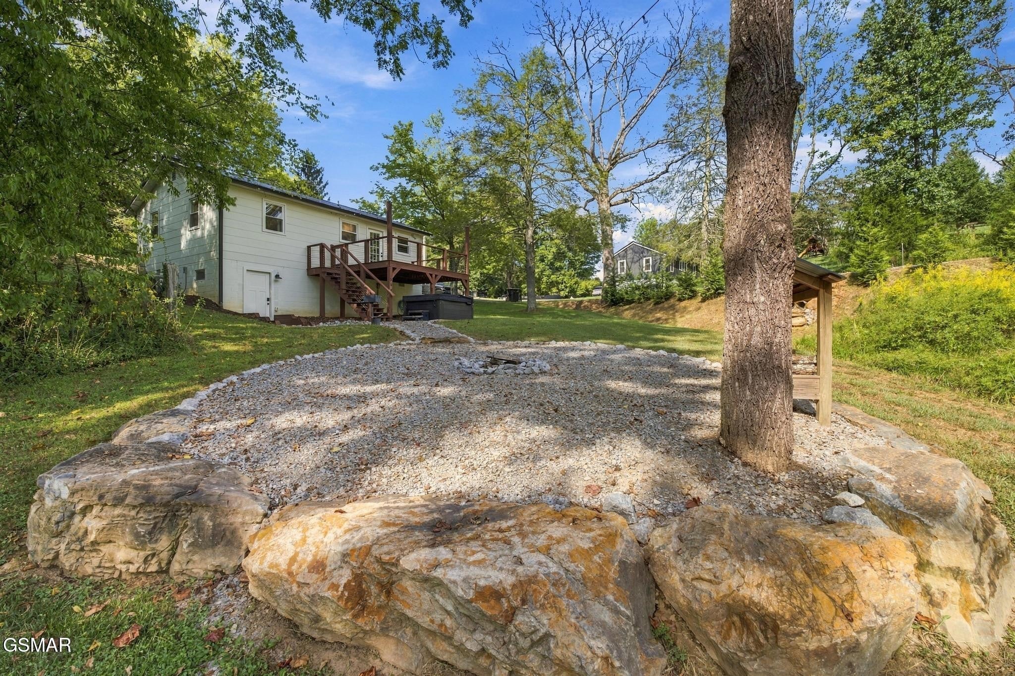 712 E Millers Cove Road