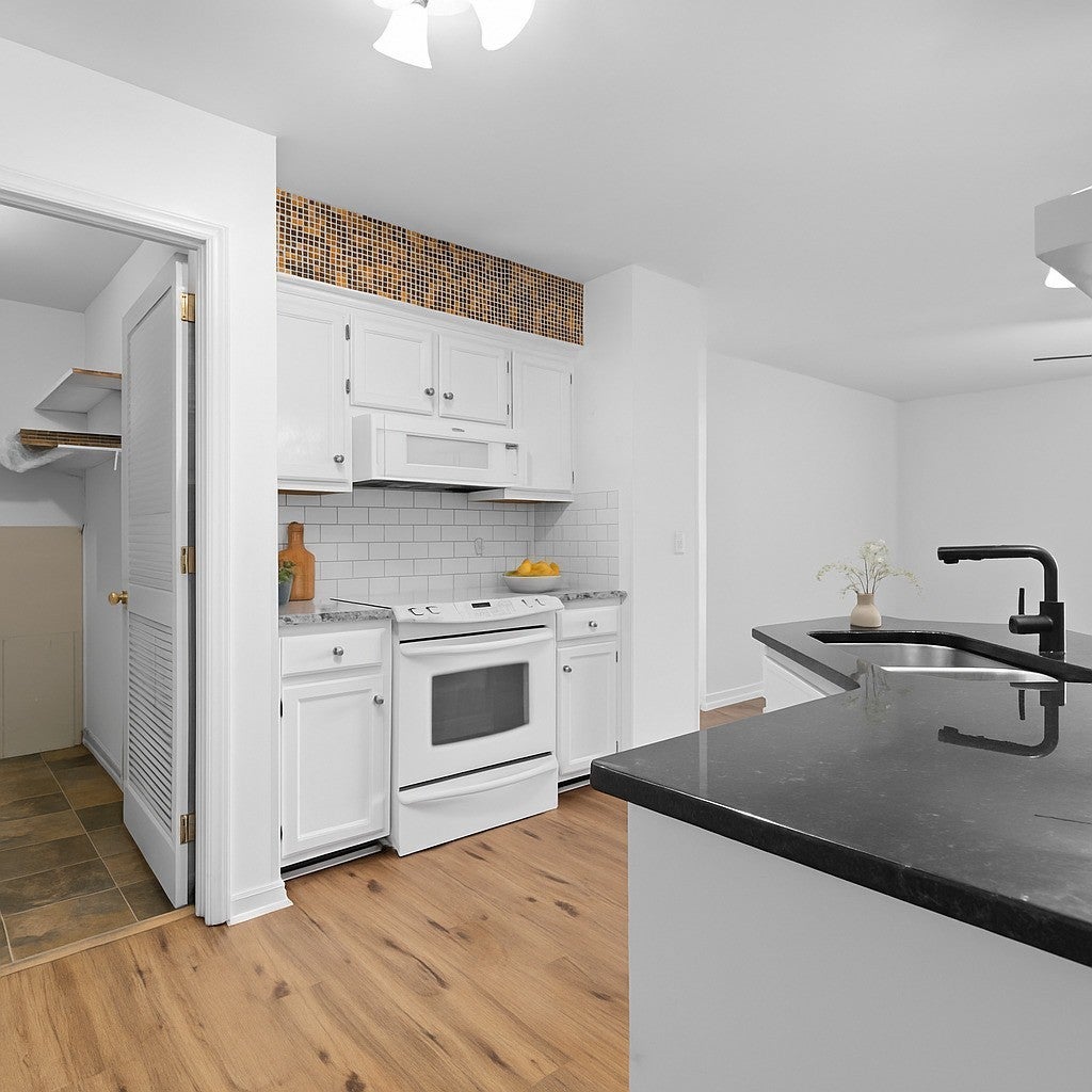 474 S Main St 203