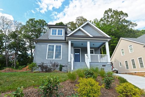 Photo of 1307 W 45th Street, Chattanooga, TN 37409 (MLS # 3214781)