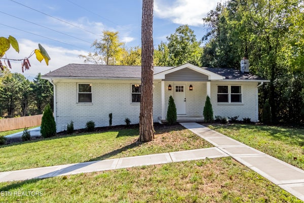 7630 LUSCOMBE DR, KNOXVILLE, TN 37919 - Image c4f682d8cbd87b103e9490bcfa0380bb/3142307412