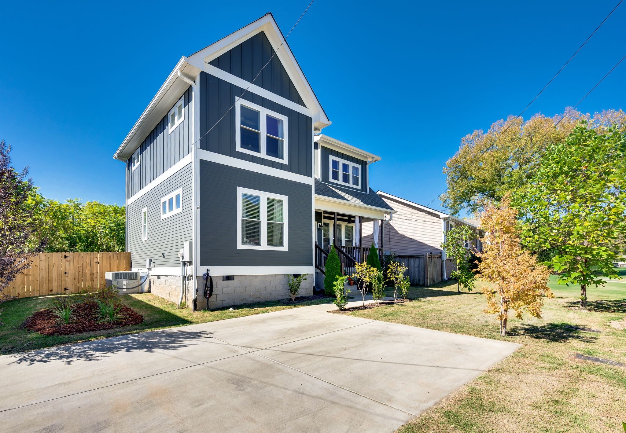 2222 Monticello Dr