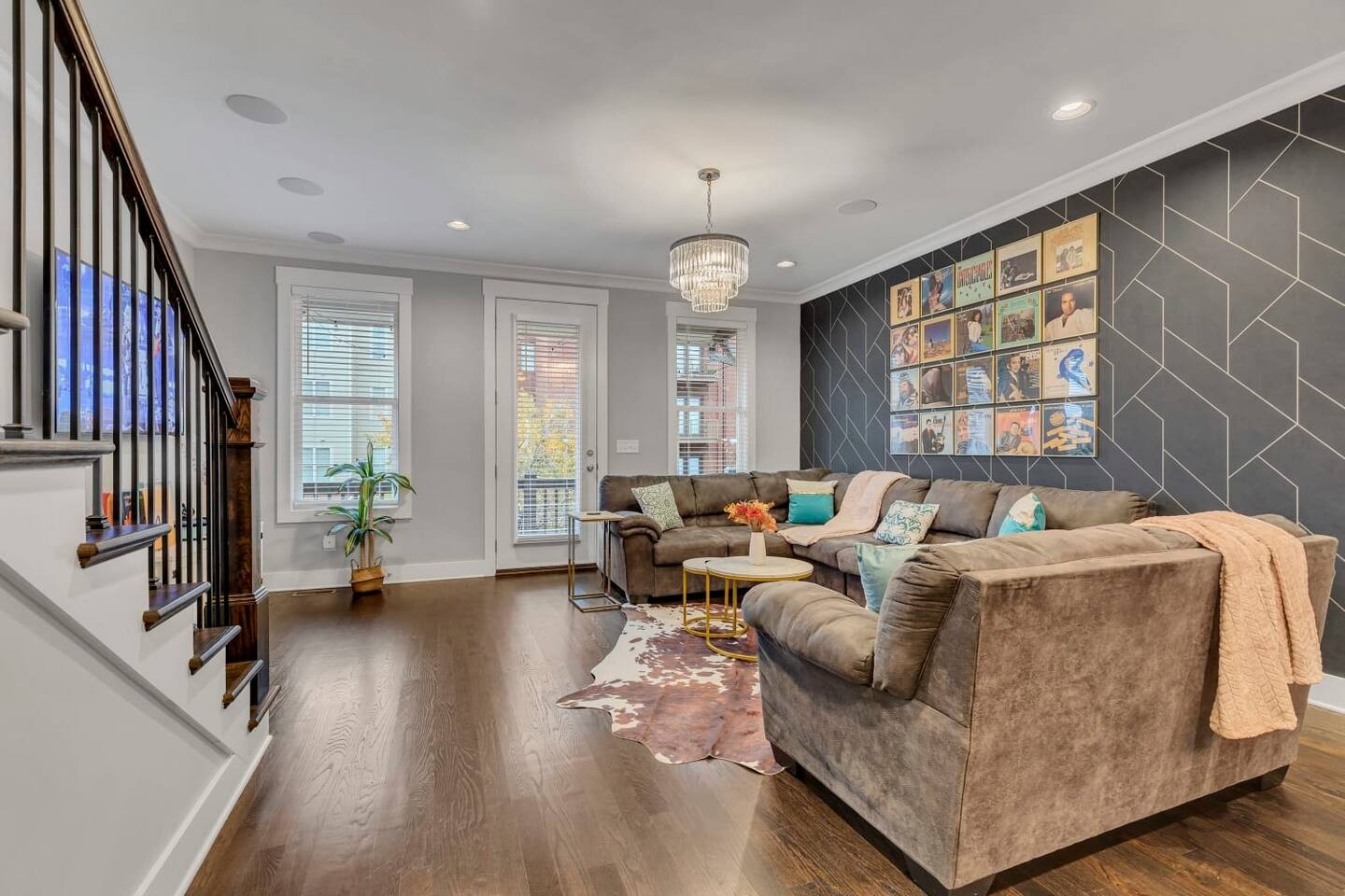 Nashville, Tennessee 37203, United States, 4 Bedrooms Bedrooms, ,4 BathroomsBathrooms,Residential,Active,109845