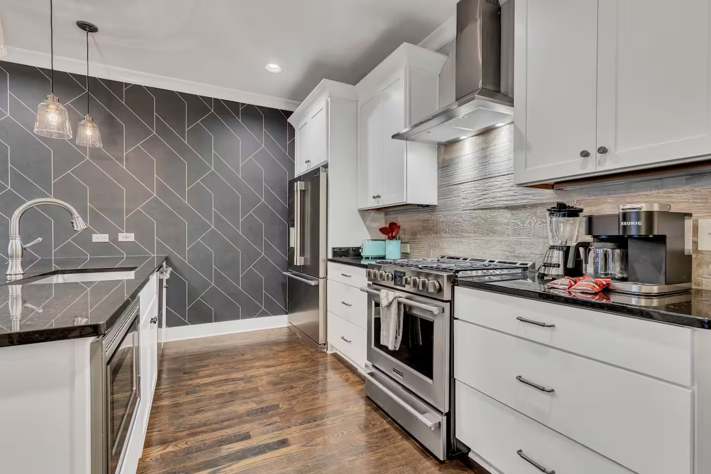 Nashville, Tennessee 37203, United States, 4 Bedrooms Bedrooms, ,4 BathroomsBathrooms,Residential,Active,109845