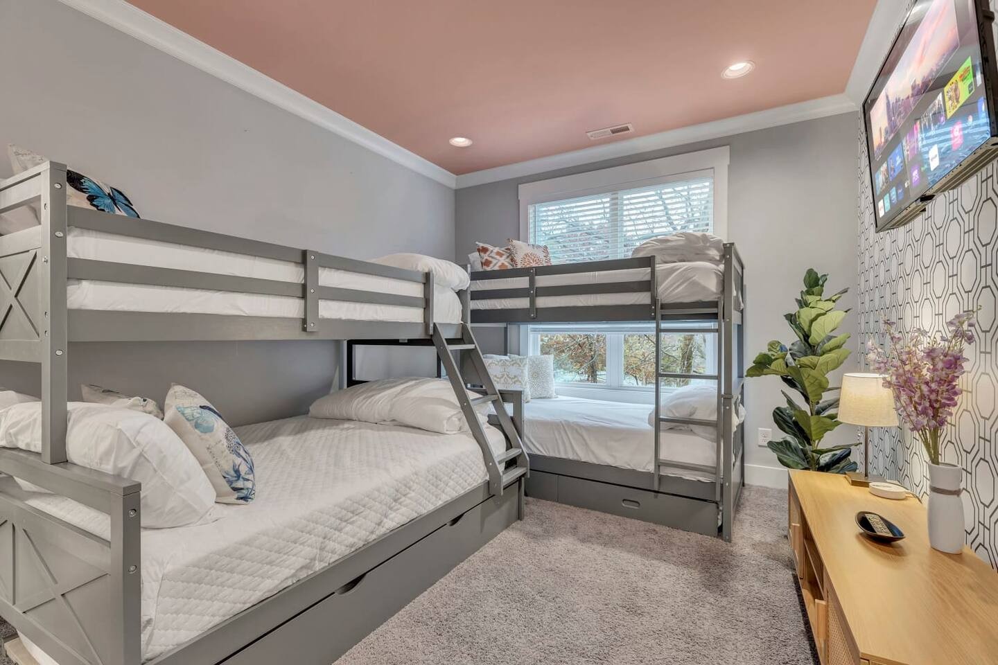 Nashville, Tennessee 37203, United States, 4 Bedrooms Bedrooms, ,4 BathroomsBathrooms,Residential,Active,109845