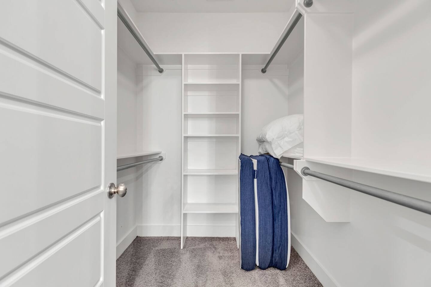 Nashville, Tennessee 37203, United States, 4 Bedrooms Bedrooms, ,4 BathroomsBathrooms,Residential,Active,109845