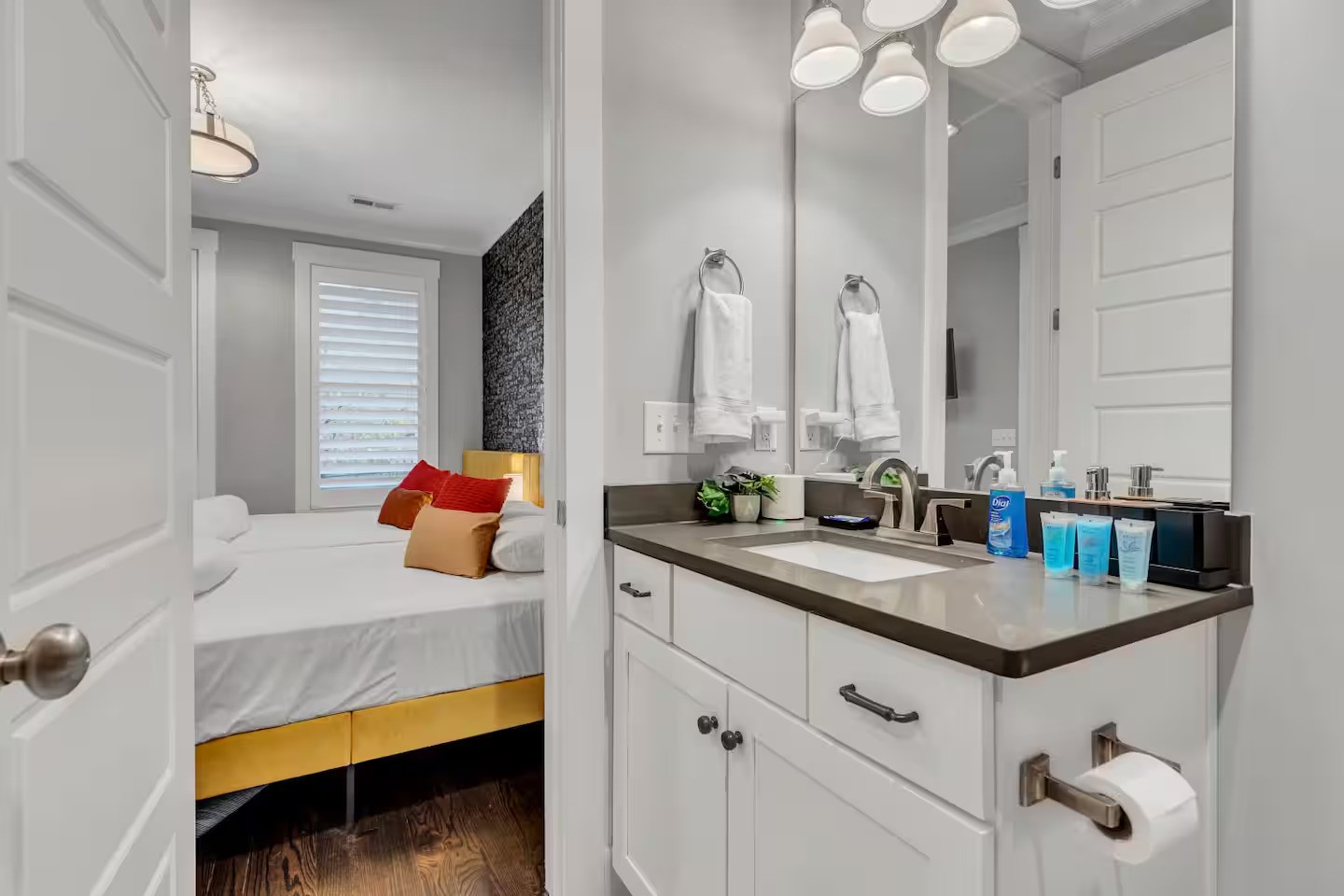 Nashville, Tennessee 37203, United States, 4 Bedrooms Bedrooms, ,4 BathroomsBathrooms,Residential,Active,109845