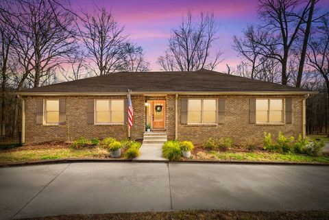 608 Idlewood Dr Clarksville TN 37043