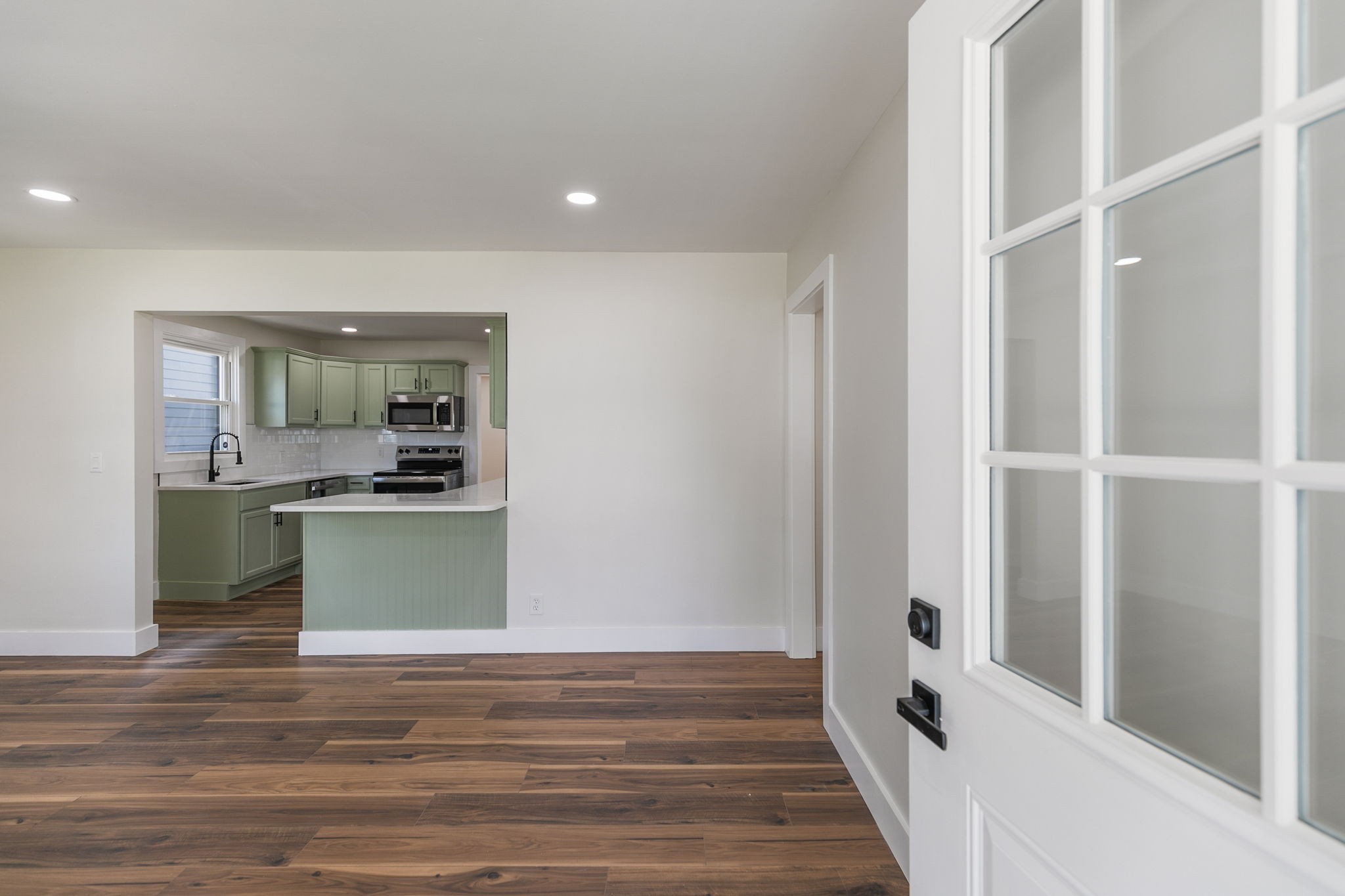 5821 Carl Pl
