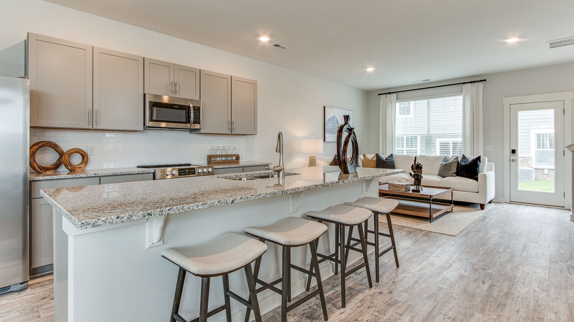 2603 Comanche Ct - Photo 2