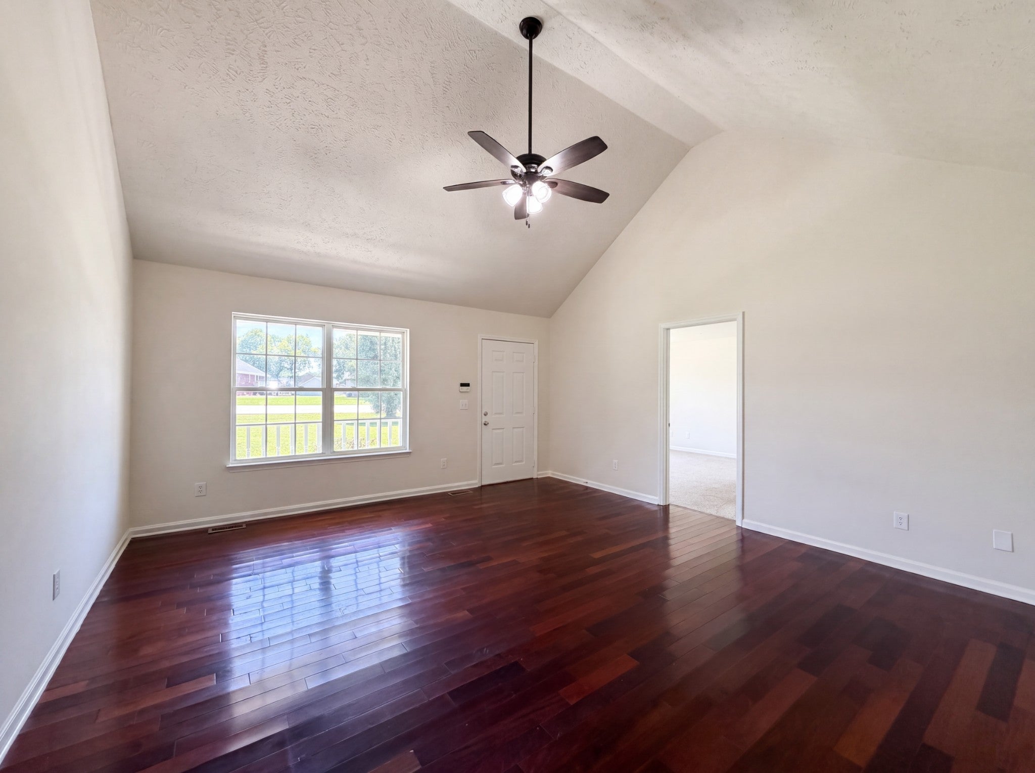 125 Ivanhoe Ct
