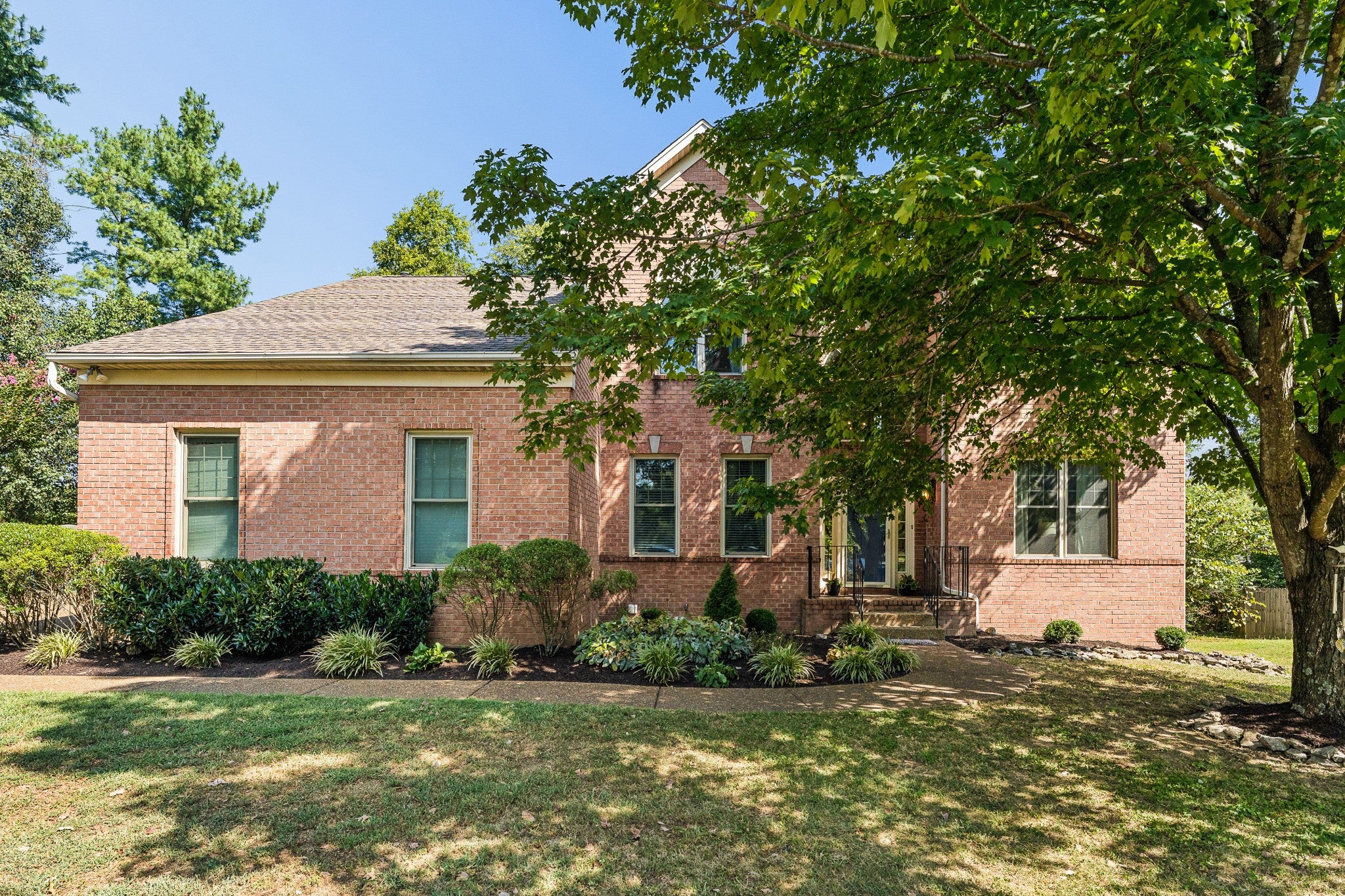 5800 Cross Pointe Ln
