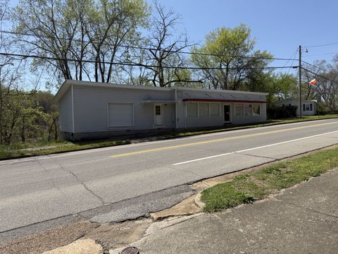 4870 E Main St Erin TN 37061