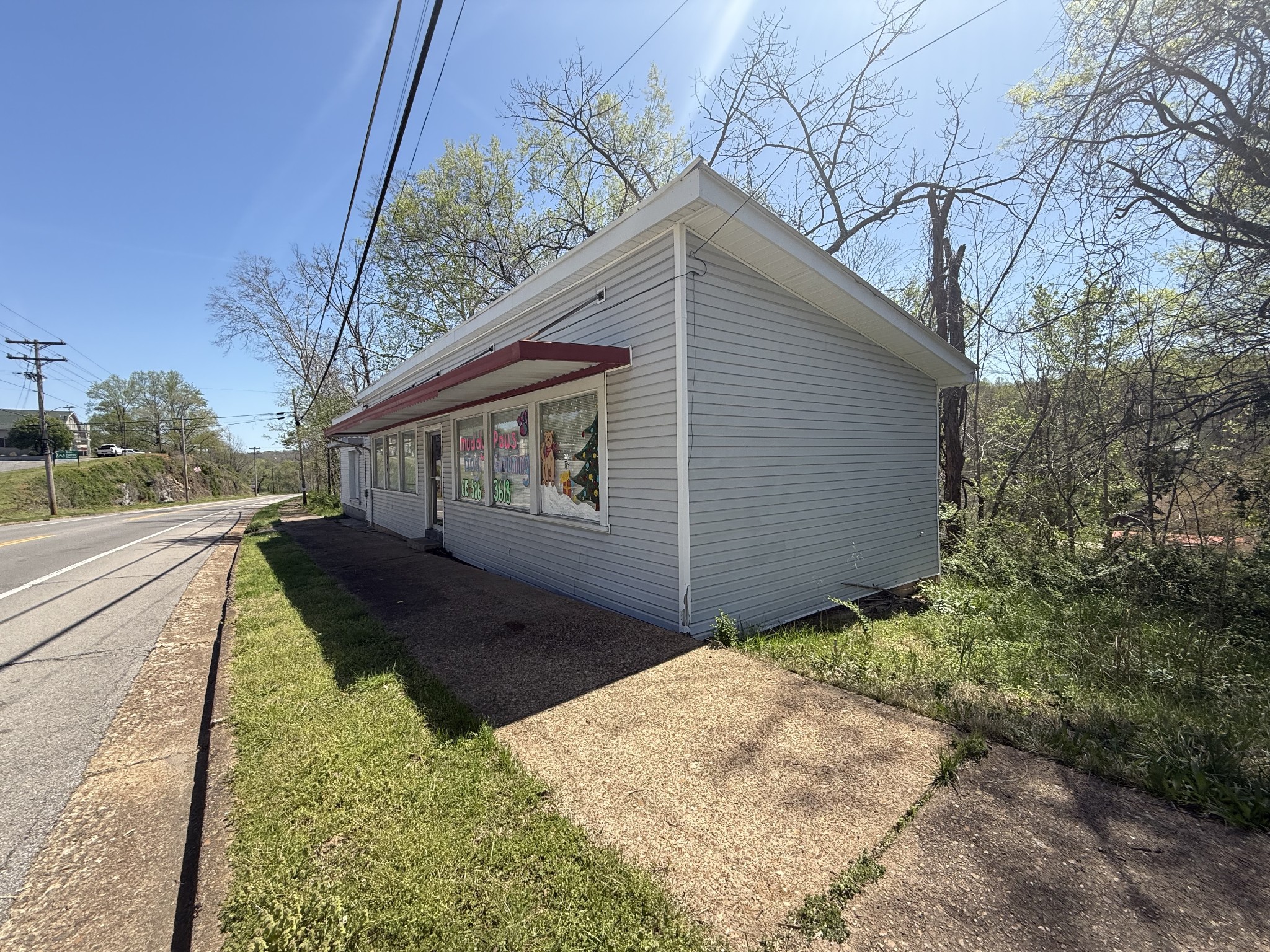 4870 E Main St