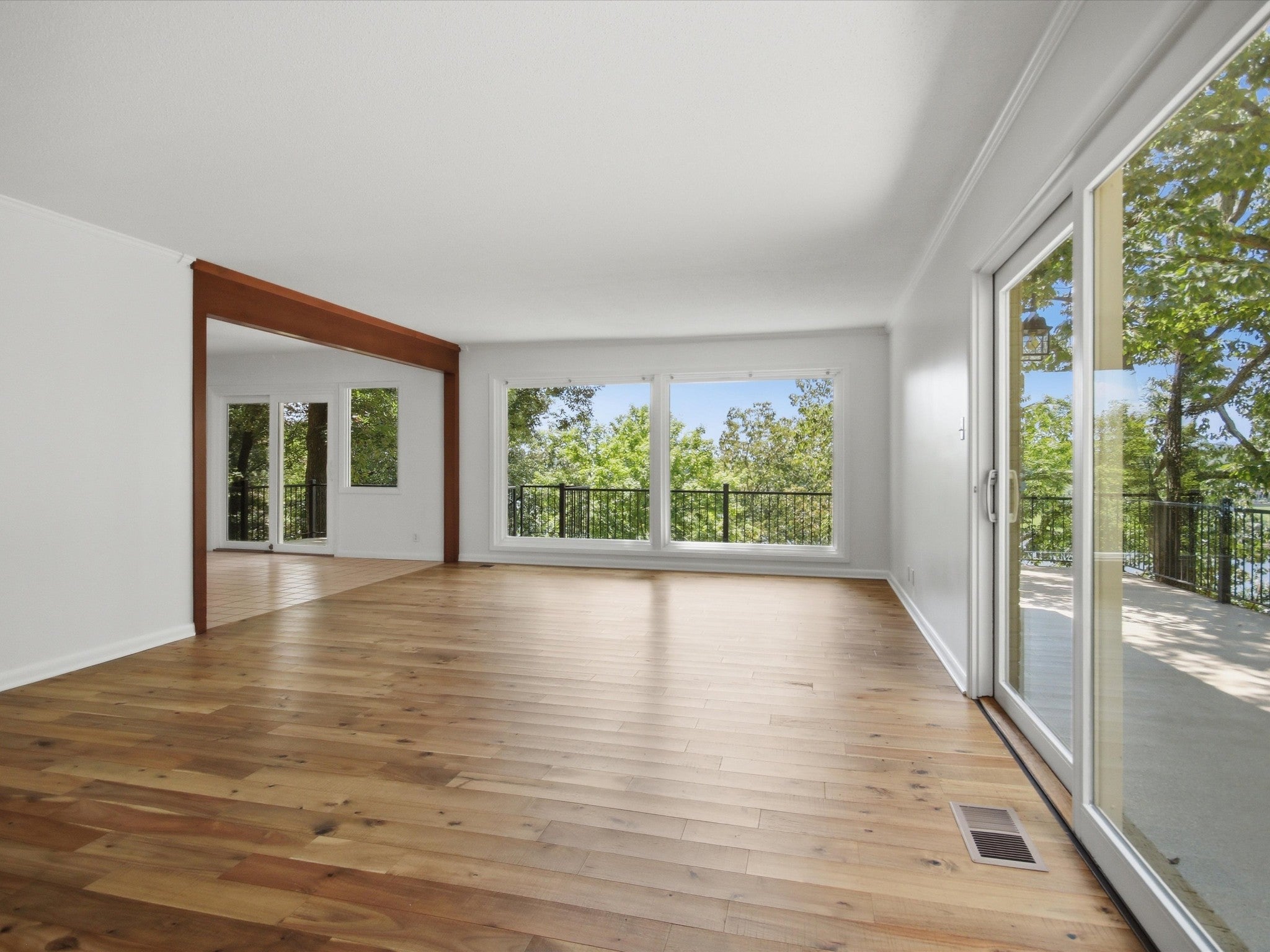 334 Echo Ln