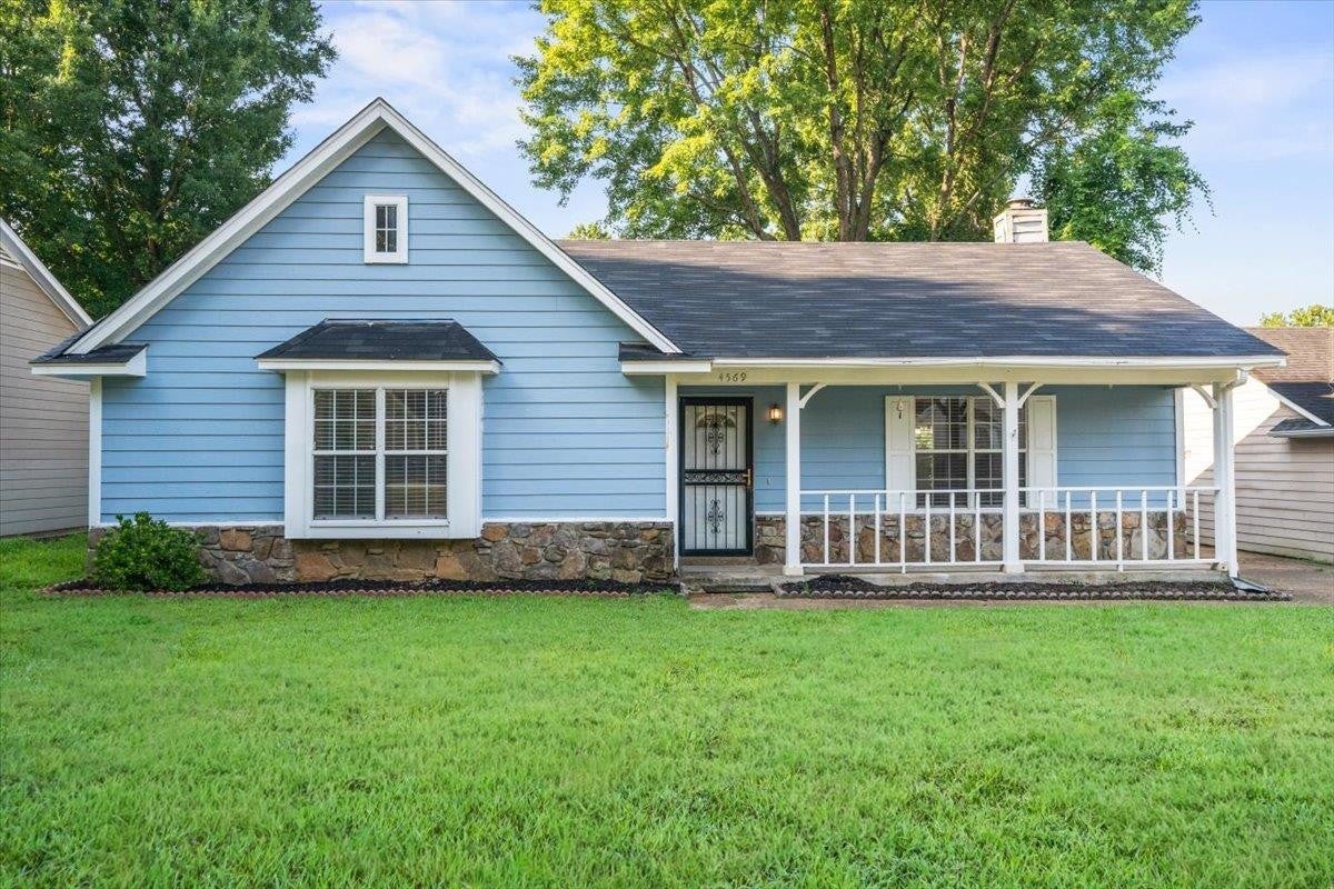 4569 COLUMBIA WOODS LN