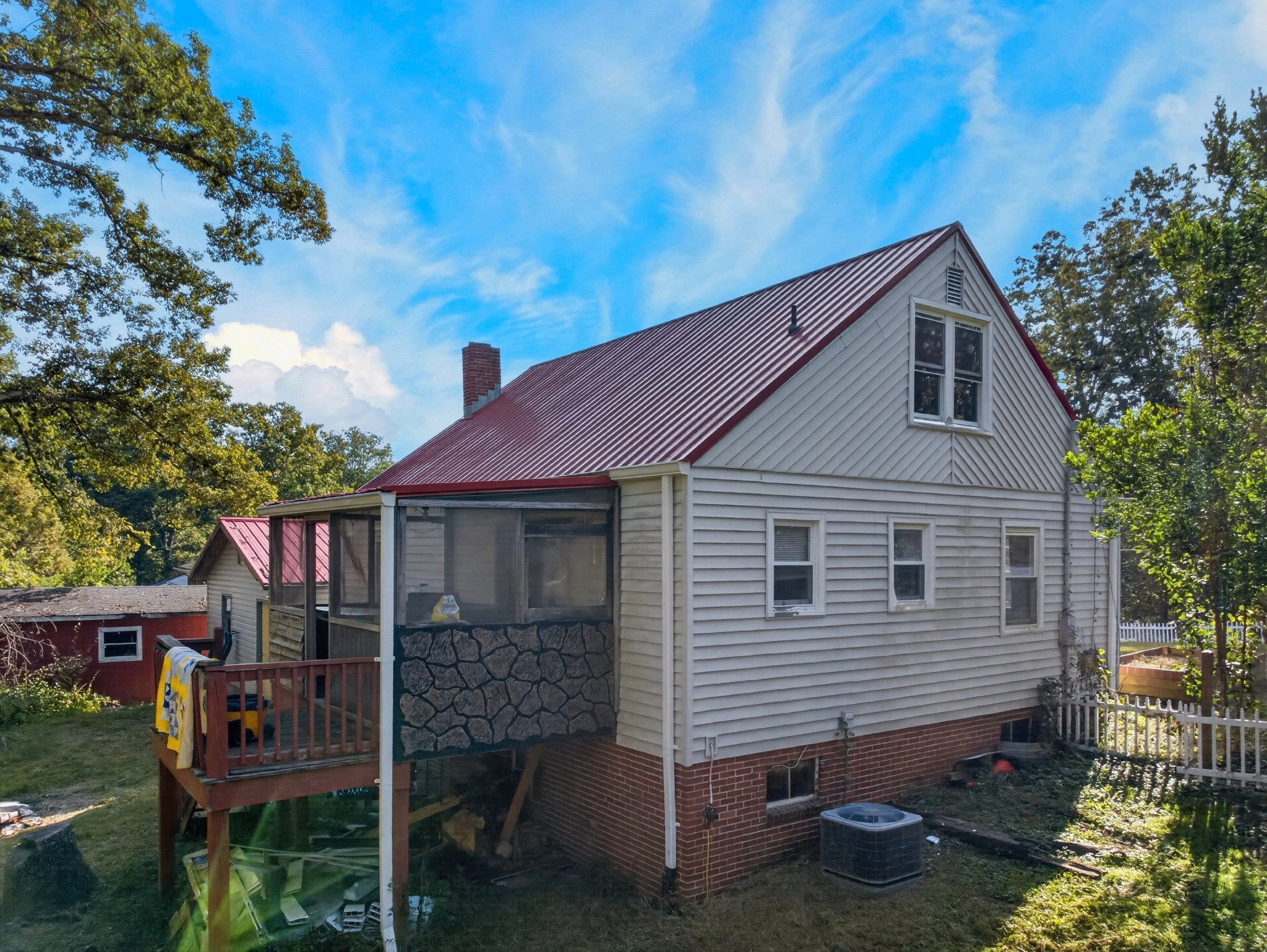 4048 Ridge Rd