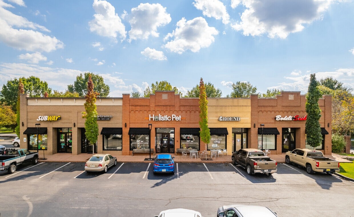 330 Mayfield Dr