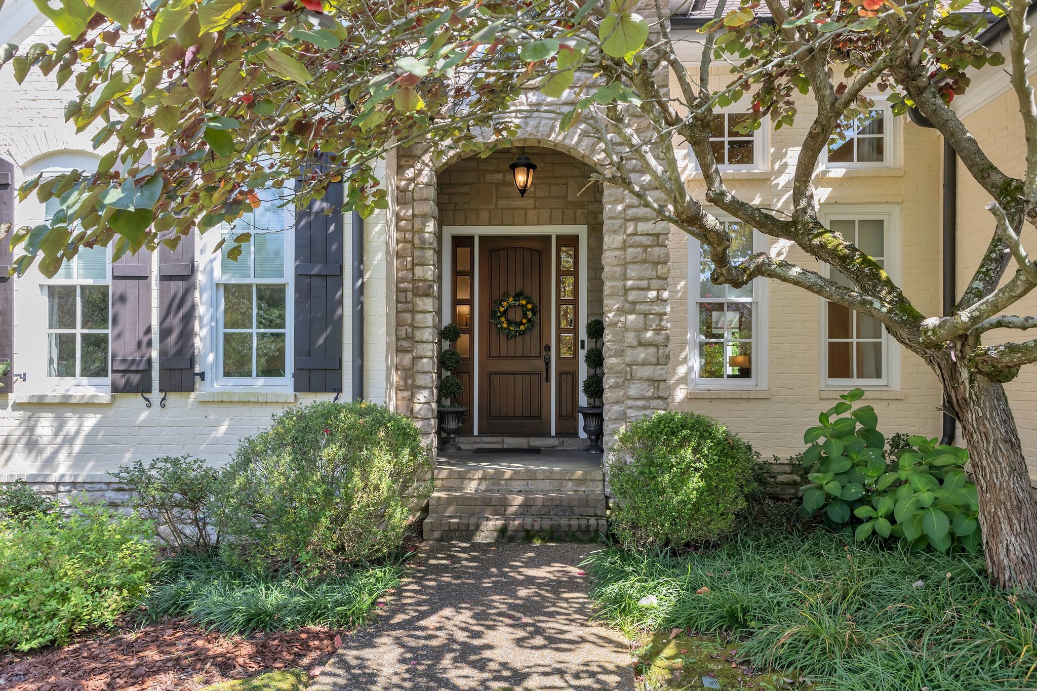 220 Azalea Ln