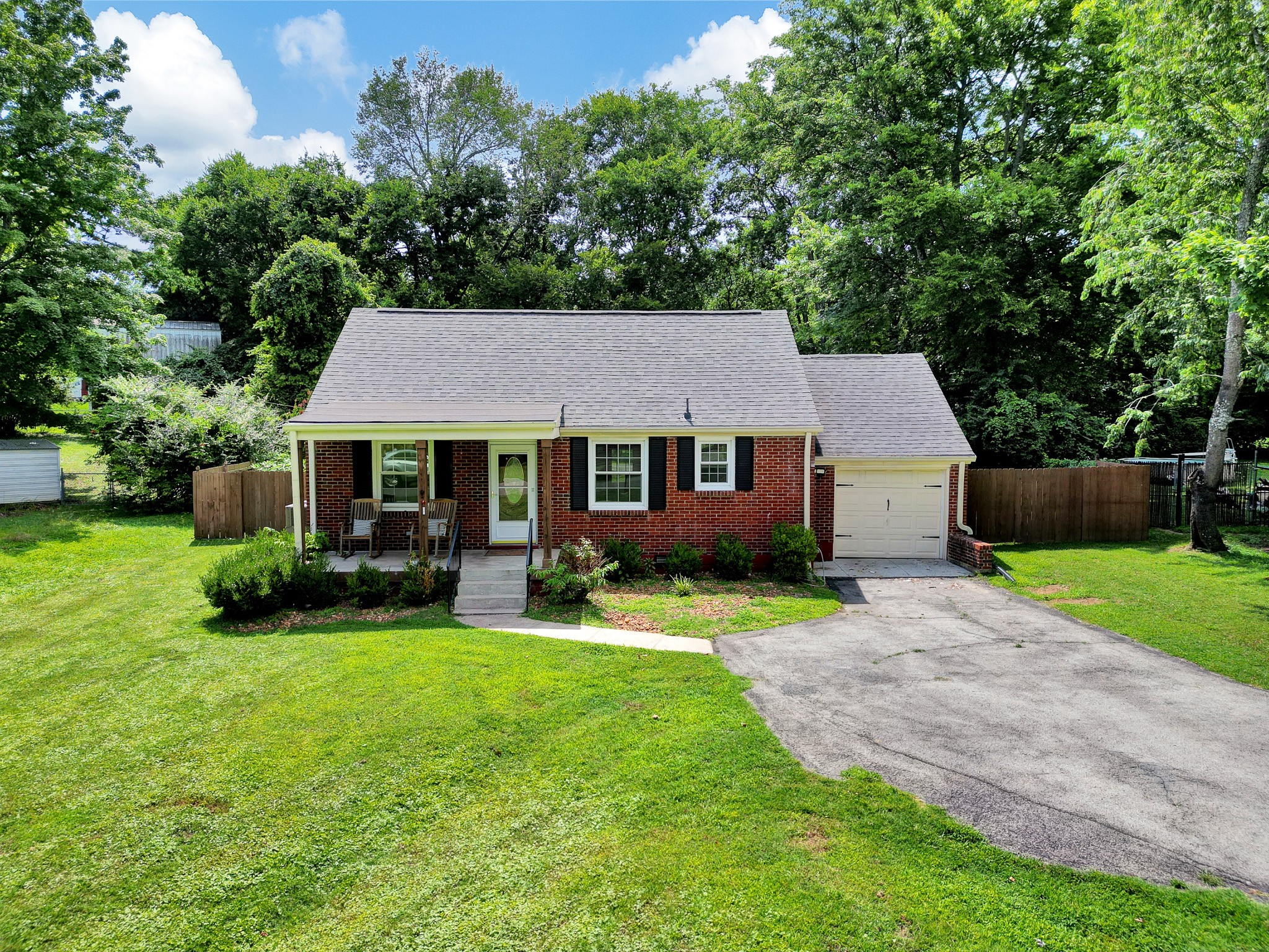 918 Cayce Dr