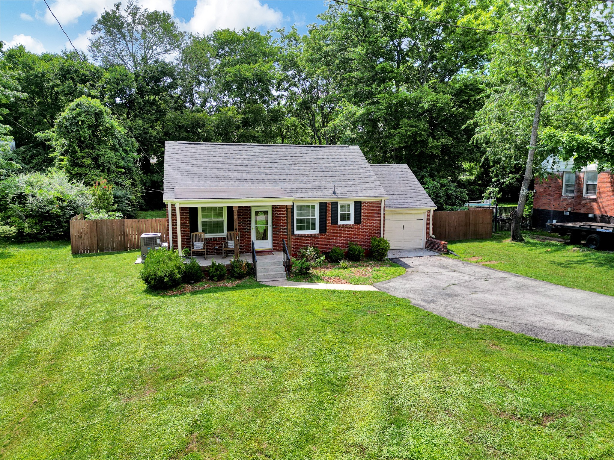 918 Cayce Dr