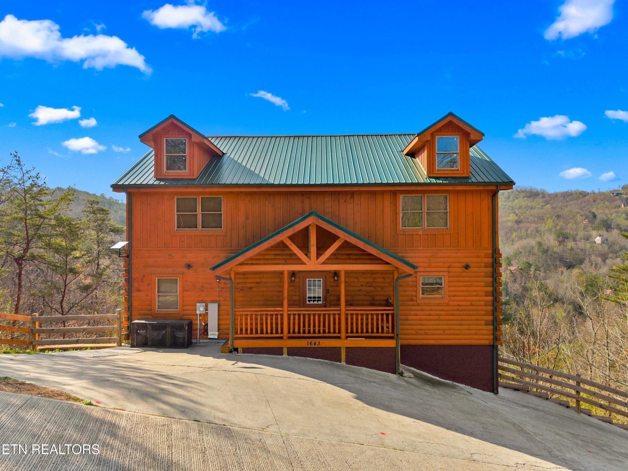 1643 Barn Door Lane