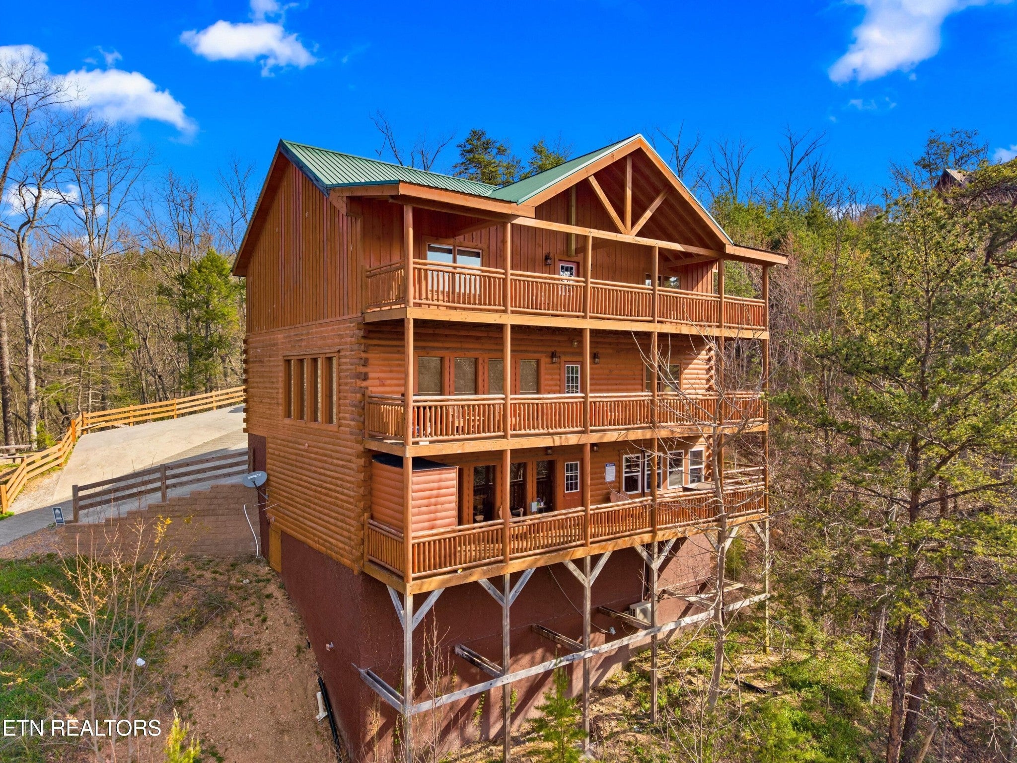 1643 Barn Door Lane