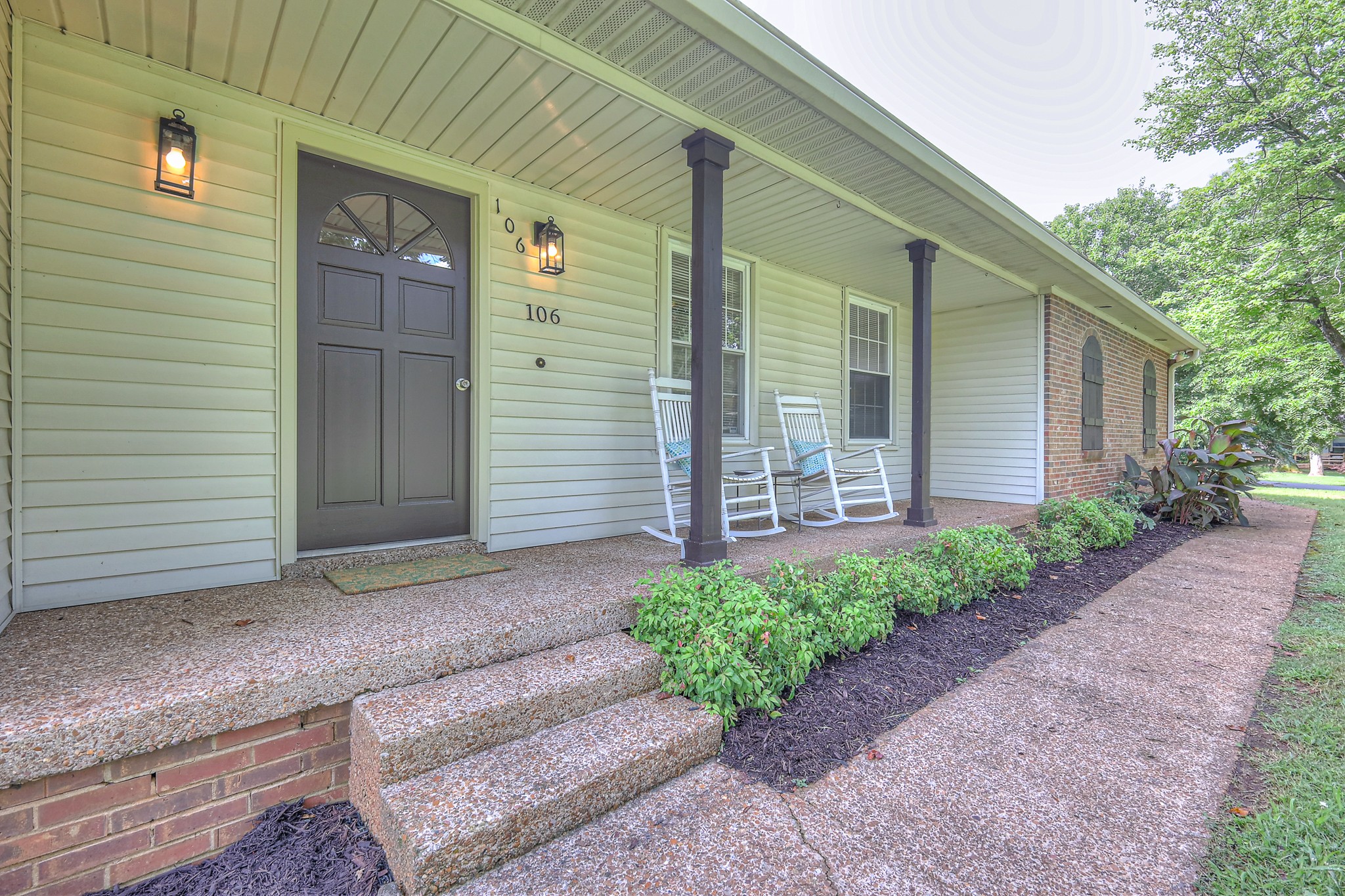 106 Walton Ave