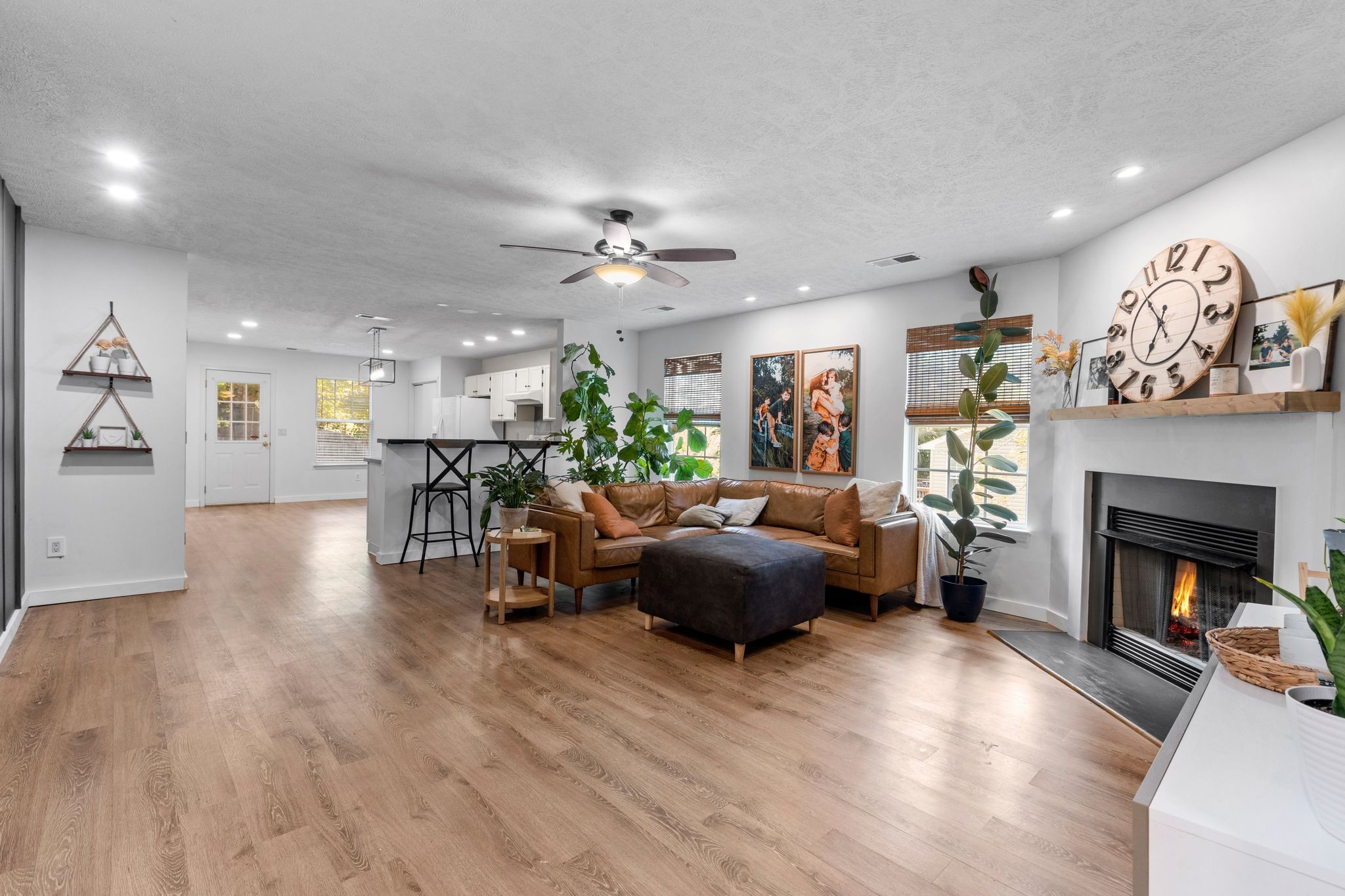 7220 Hidden Lake Dr