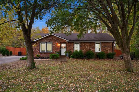 Photo of 1672 Robin Pl, Clarksville, TN 37043 (MLS # 3039130)