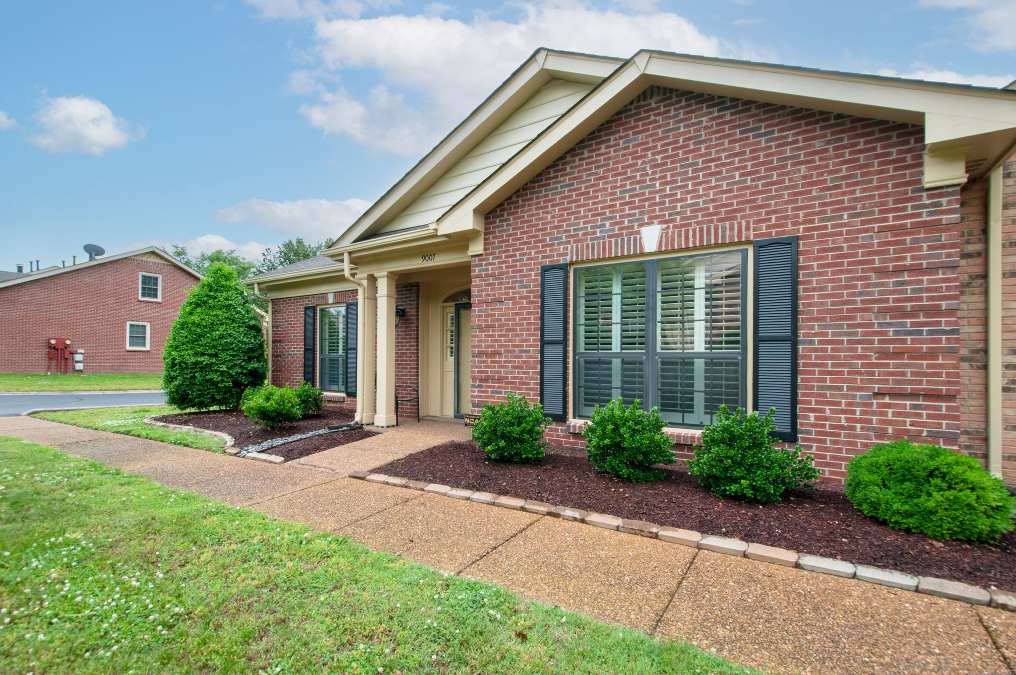 9007 Sawyer Brown Rd