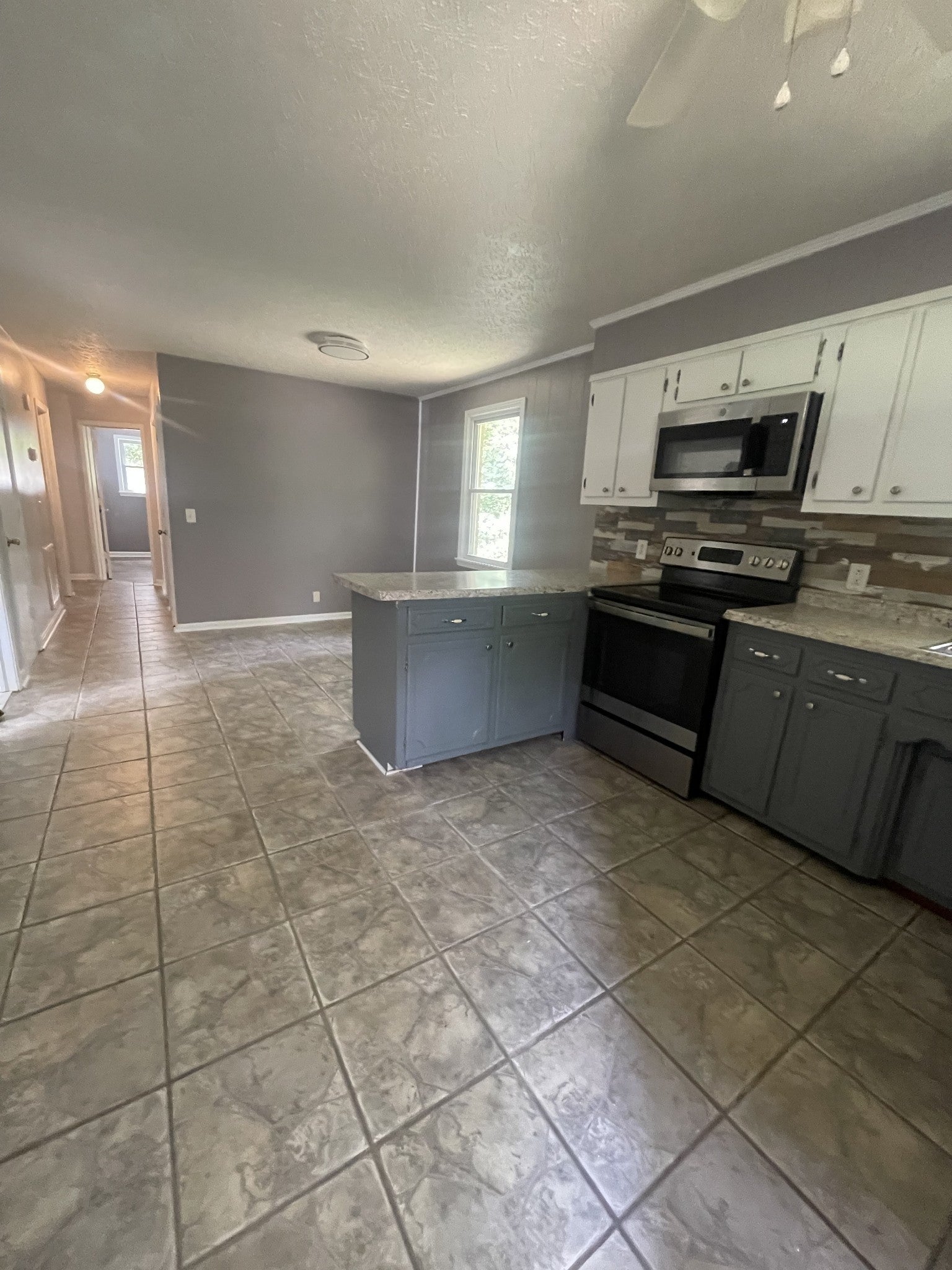 1143 Chestnut Dr