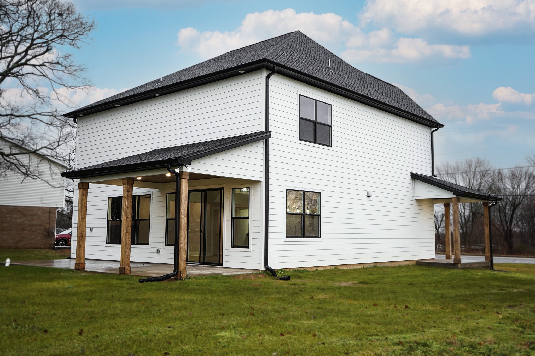 206 Highway 52 E