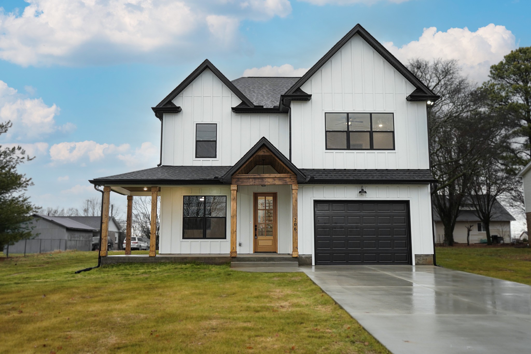 206 Highway 52 E