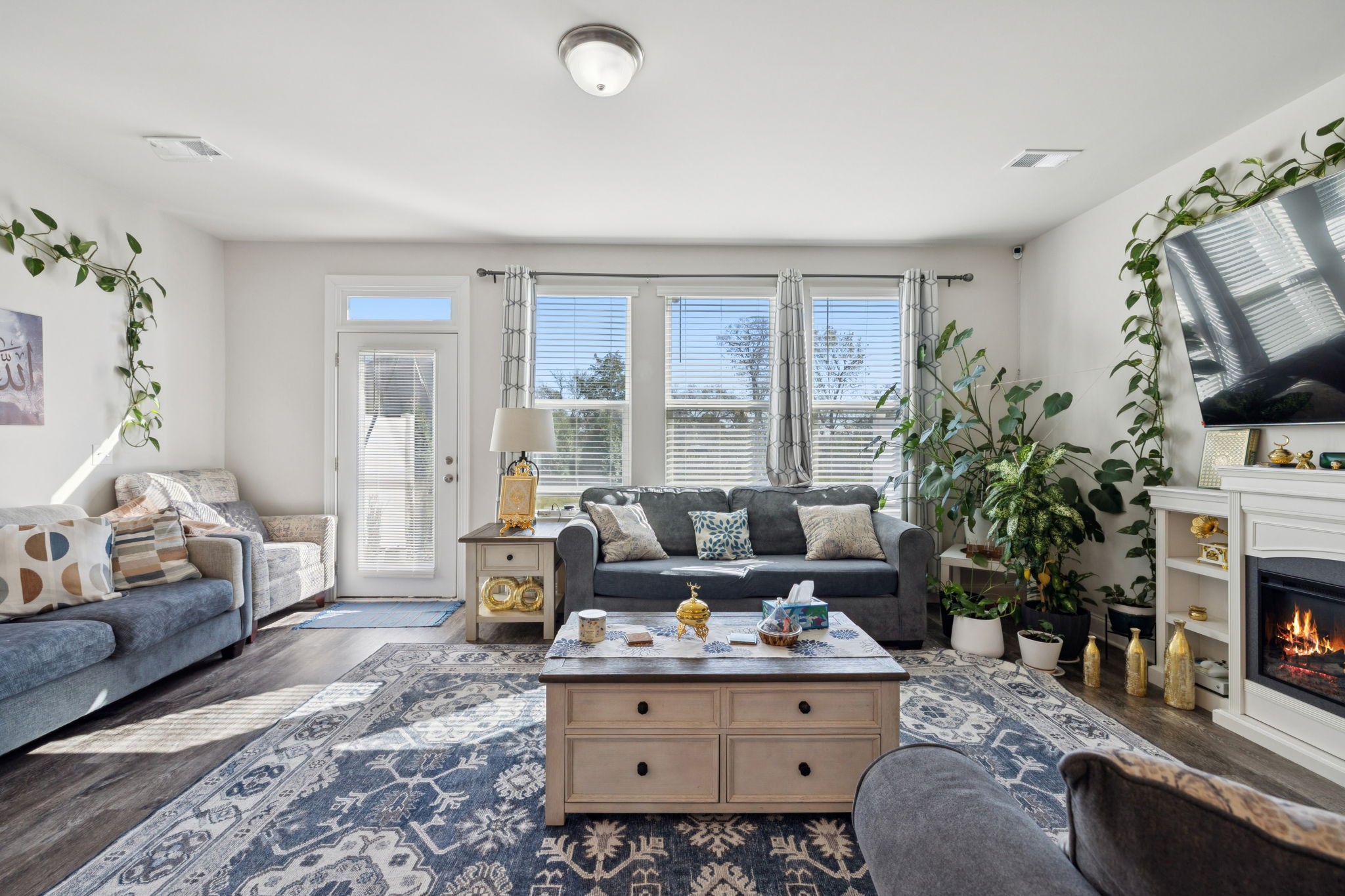 427 Deveron Dr
