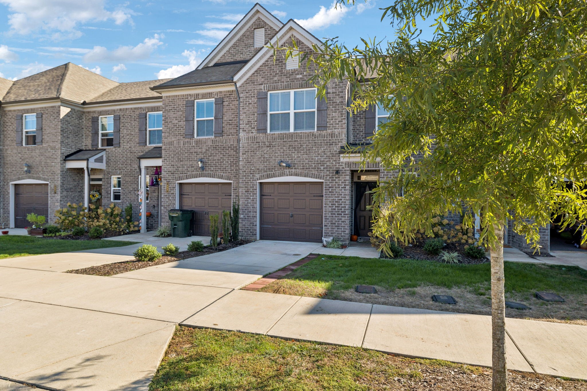 427 Deveron Dr