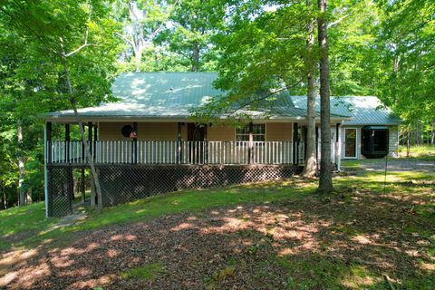 1678 Four Seasons Dr Smithville TN 37166