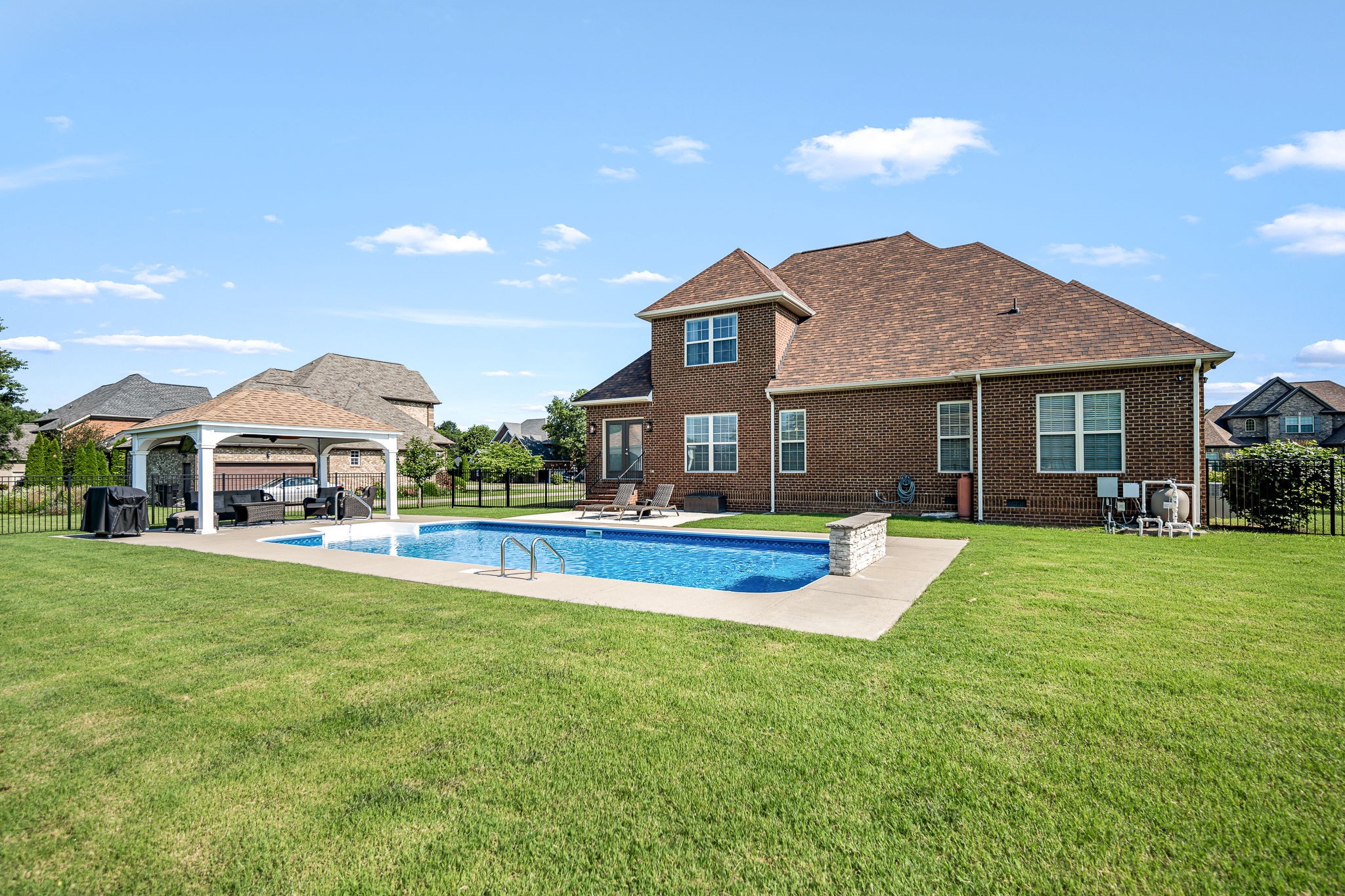 4232 Thoroughbred Ln