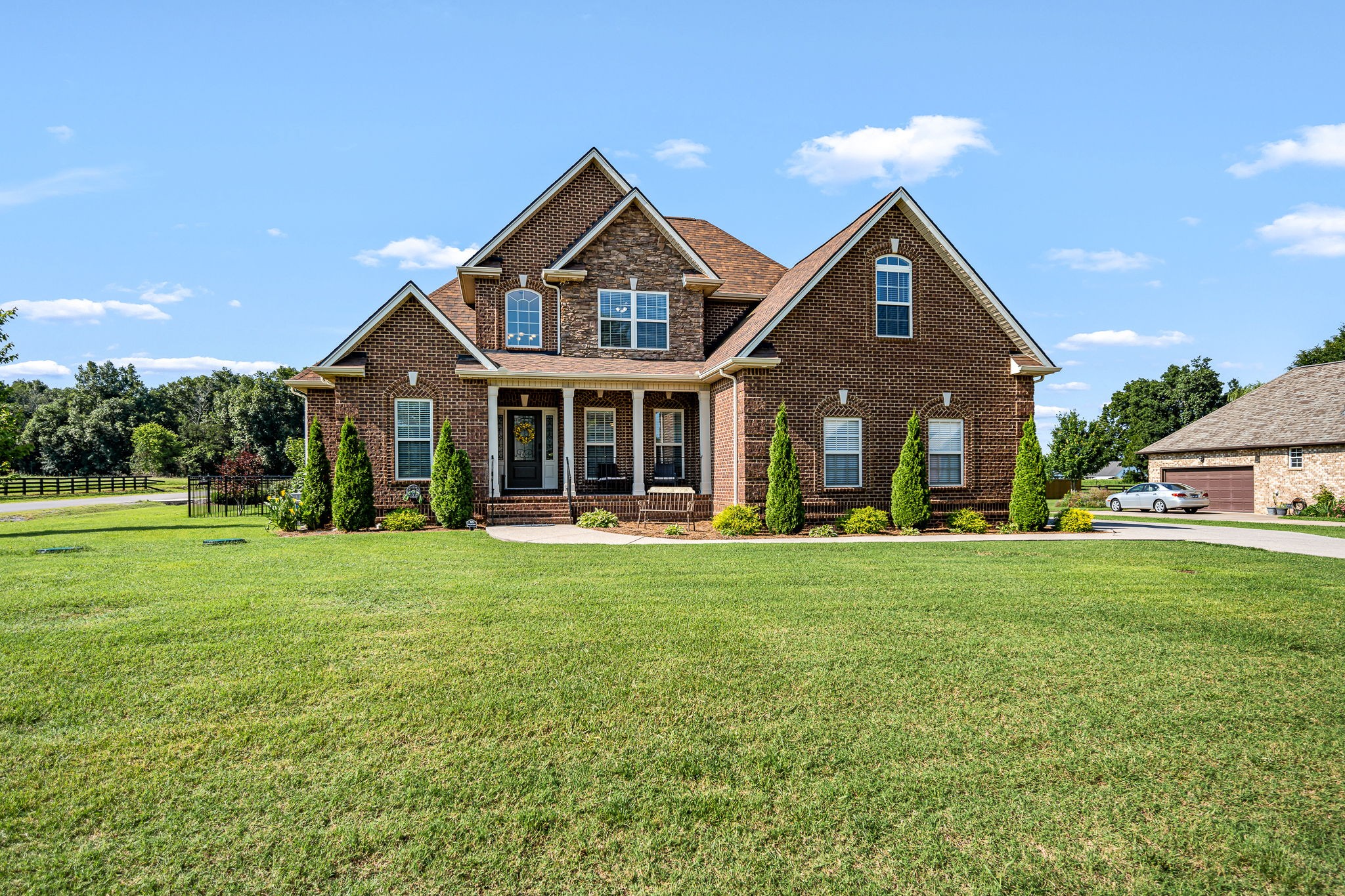 4232 Thoroughbred Ln