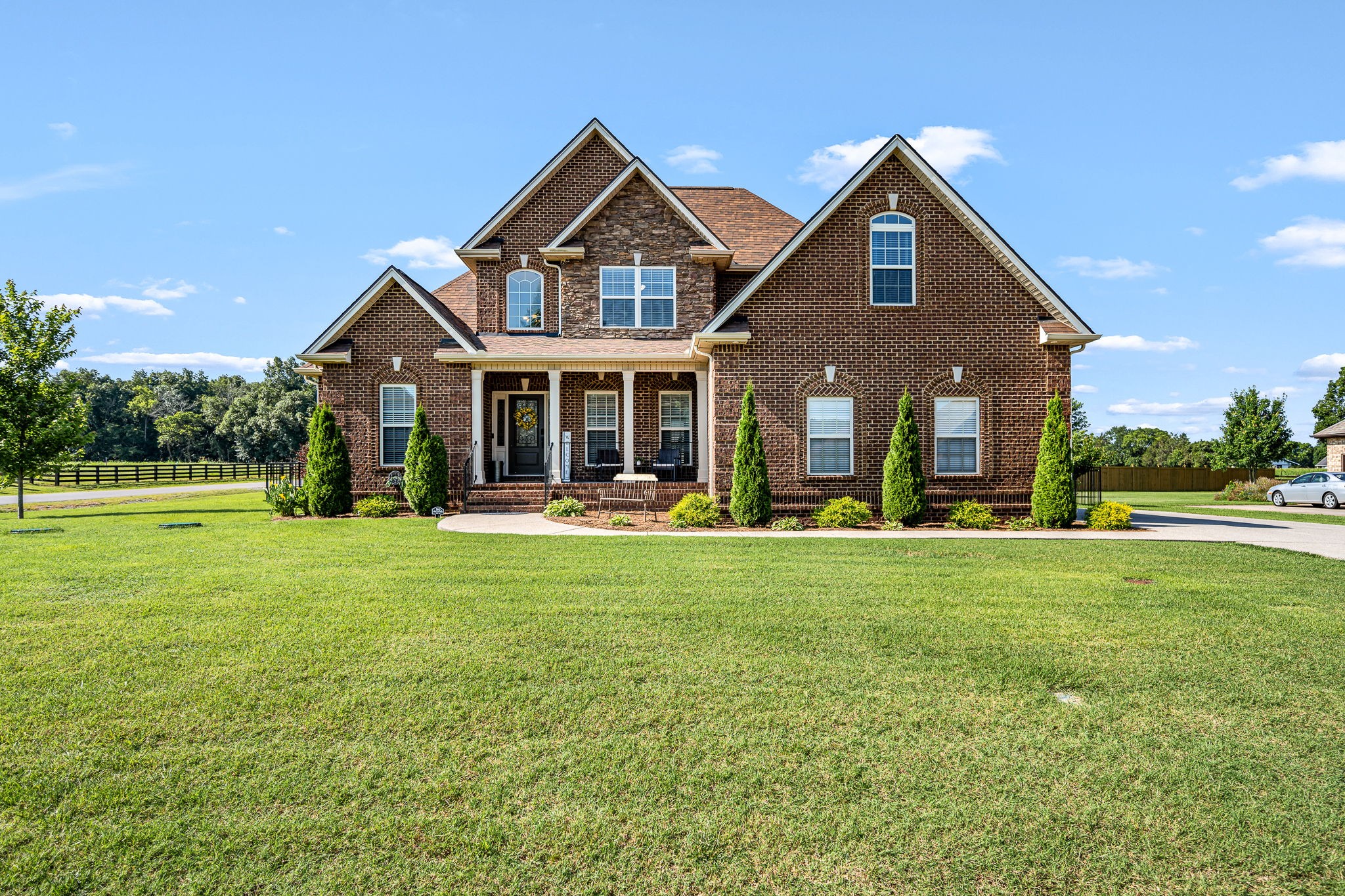 4232 Thoroughbred Ln