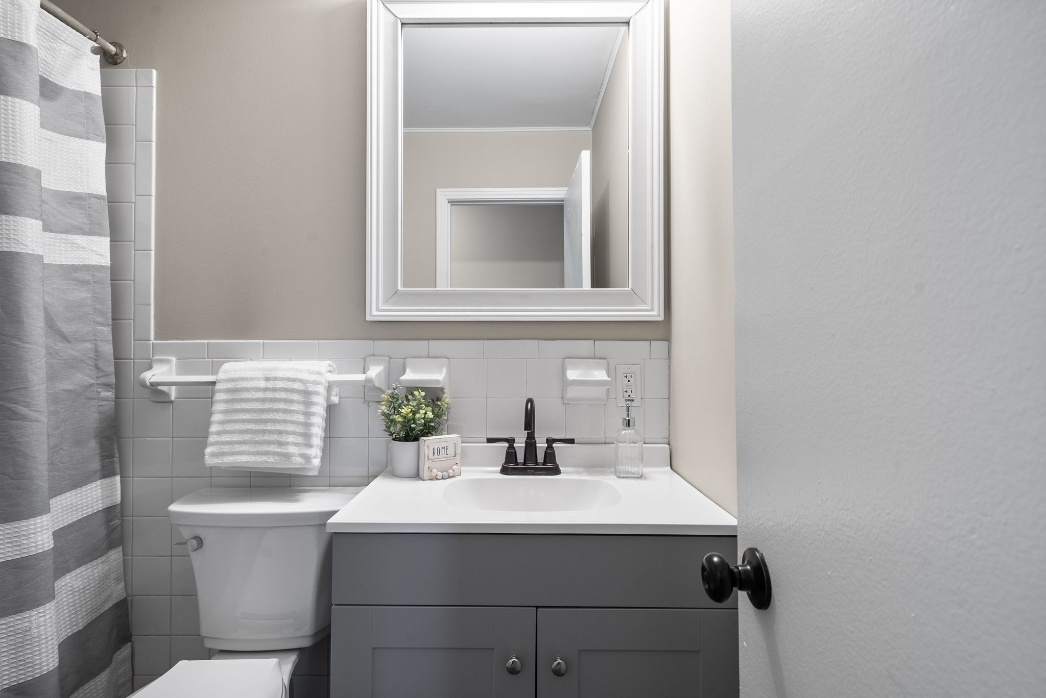 Hopkinsville, Kentucky 42240, United States, 3 Bedrooms Bedrooms, ,2 BathroomsBathrooms,Residential,Active,19909