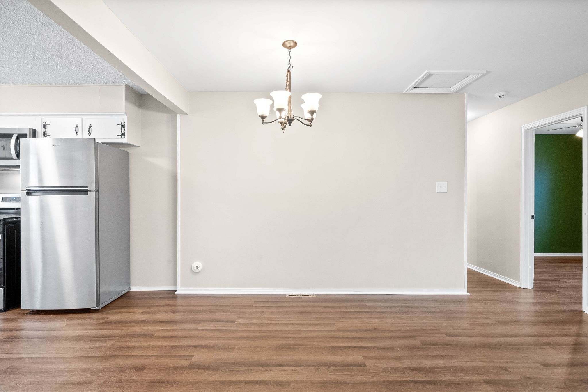 Hopkinsville, Kentucky 42240, United States, 3 Bedrooms Bedrooms, ,2 BathroomsBathrooms,Residential,Active,19909