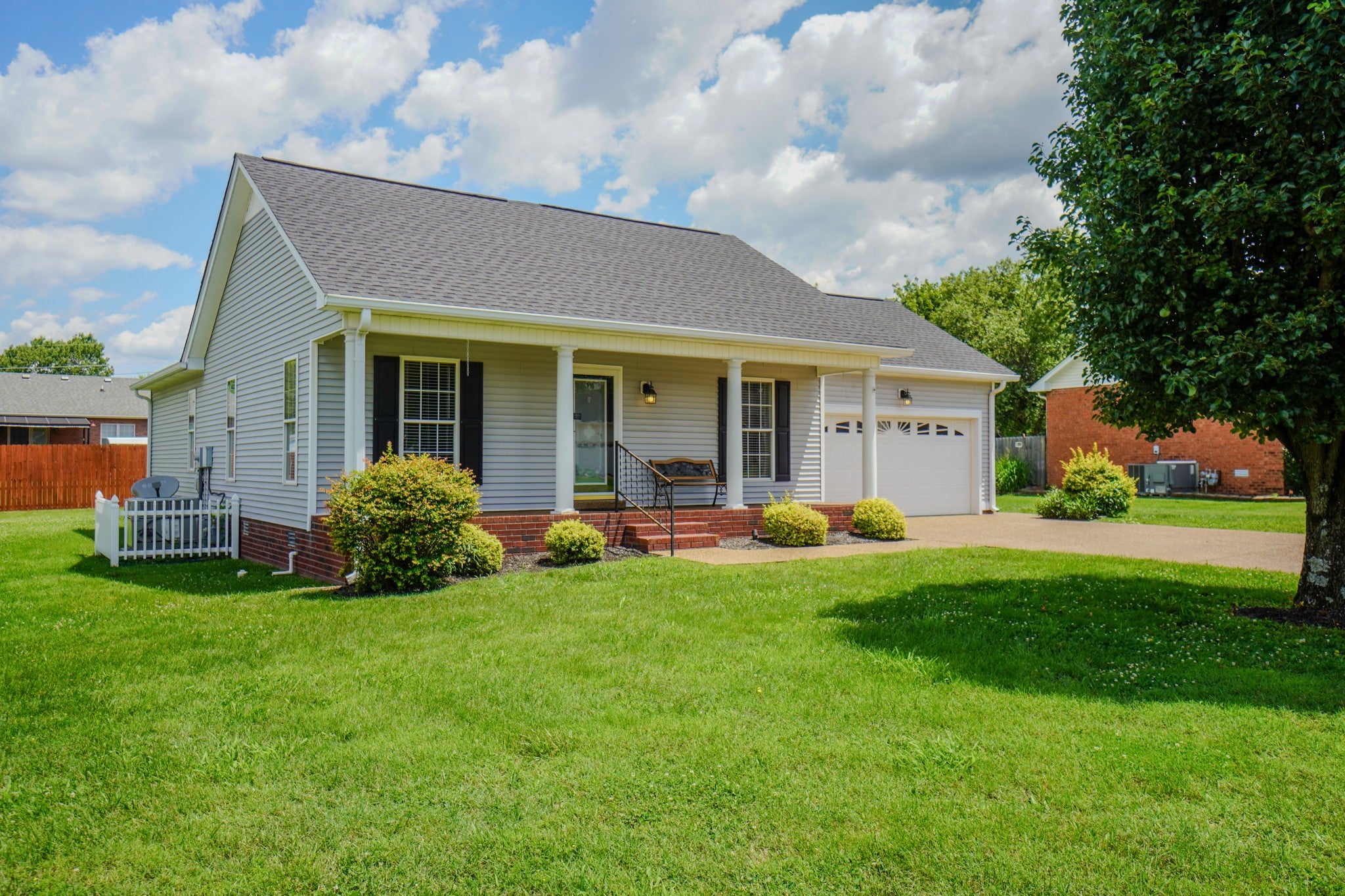 1102 Wedgewood Dr