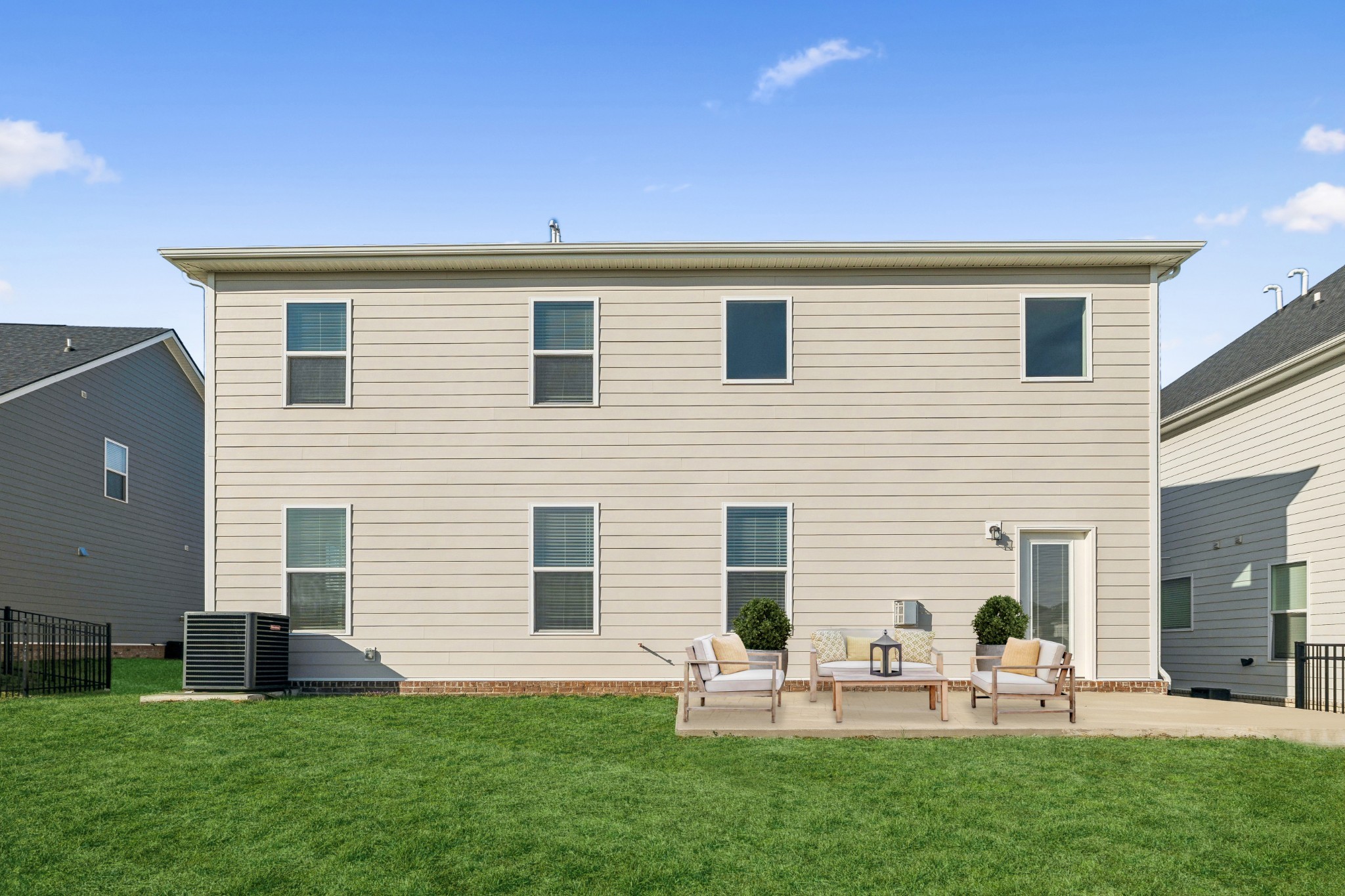 Mount Juliet, Tennessee 37122, United States, 4 Bedrooms Bedrooms, ,4 BathroomsBathrooms,Residential,Active,214511