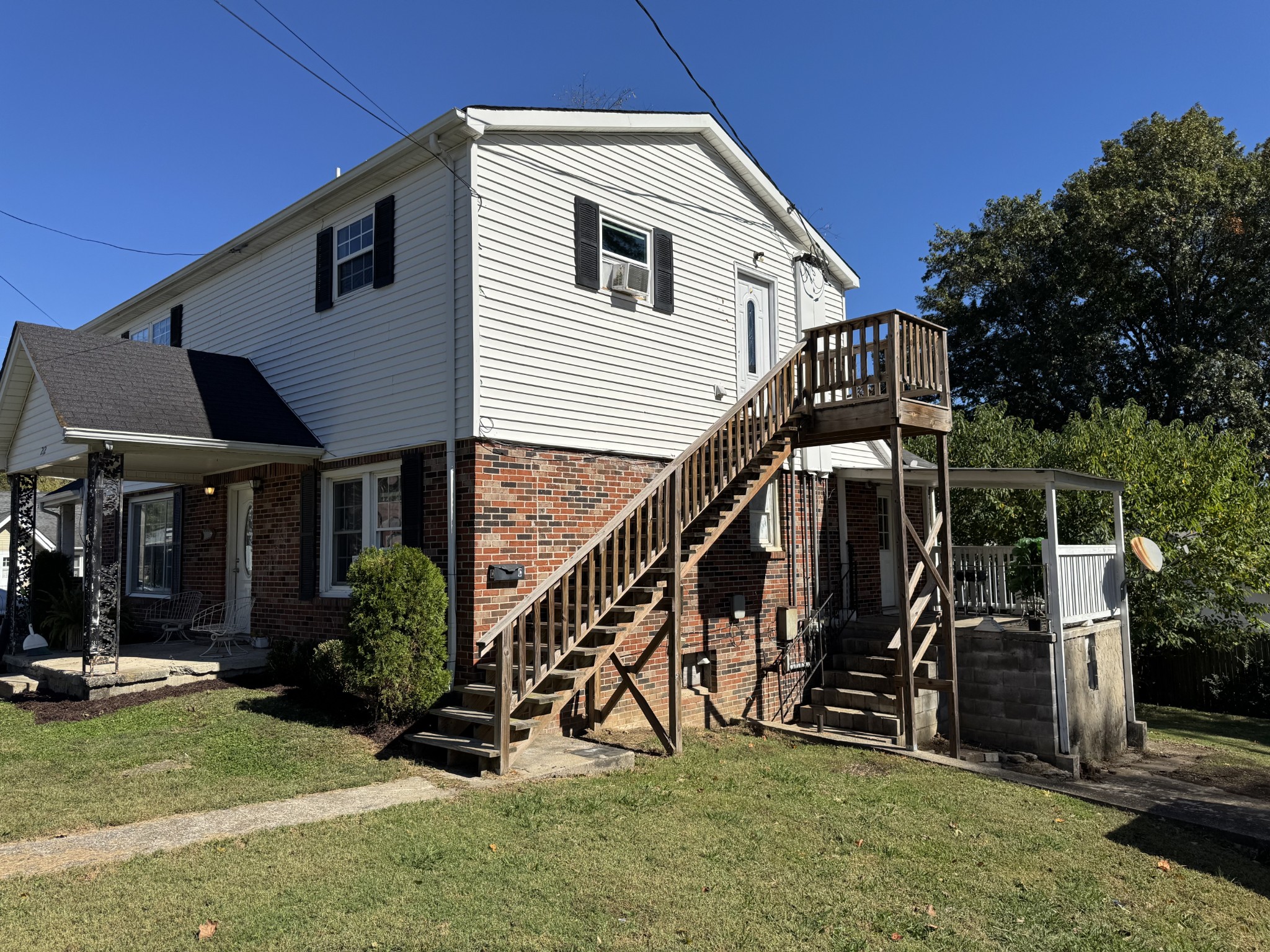212 Dogwood St