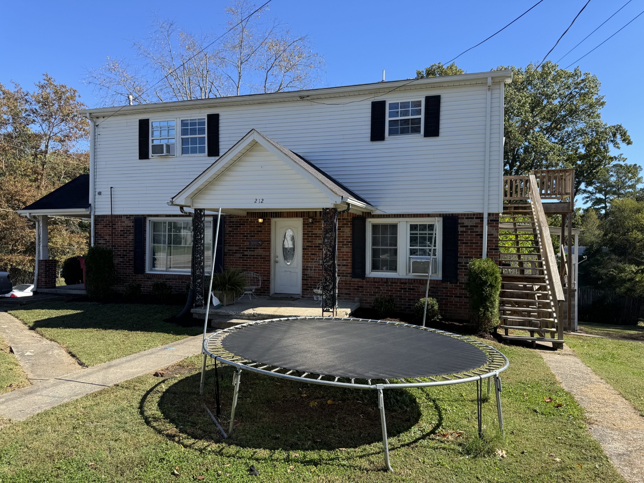 212 Dogwood St