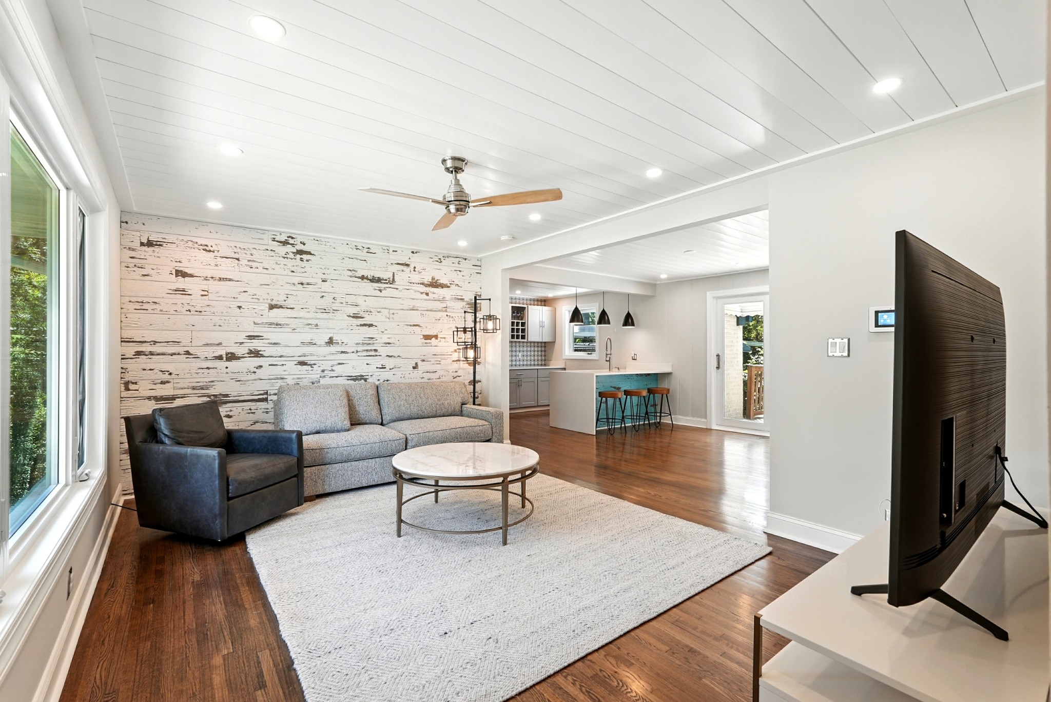 535 Inwood Dr