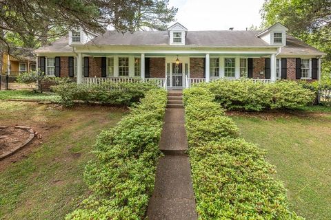 Photo of 8643 Poplar Pike, Memphis, TN 38138 (MLS # 3205413)